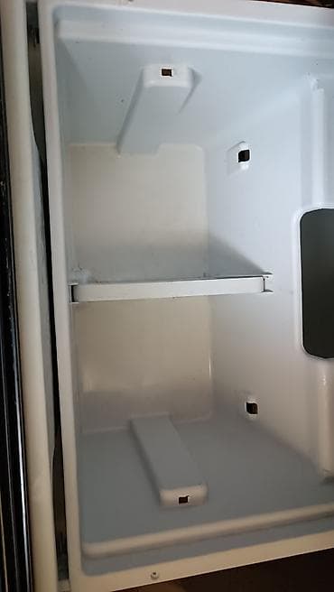 Hotpoint-Ariston Quadrio (E4D / 4D) seriyasına məxsus 4 qapılı (iki — 8
