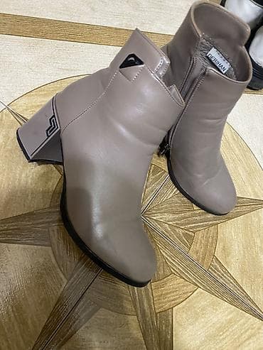 rezin botlar: Qadın botları – DERIHAN - Model: Qısa boğaz, yan fermuarlı - Rəng — 2