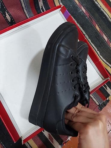 prada: Qara rəngli uniseks krossovkalar - Marka: LIVEN’S (etiketdə — 2