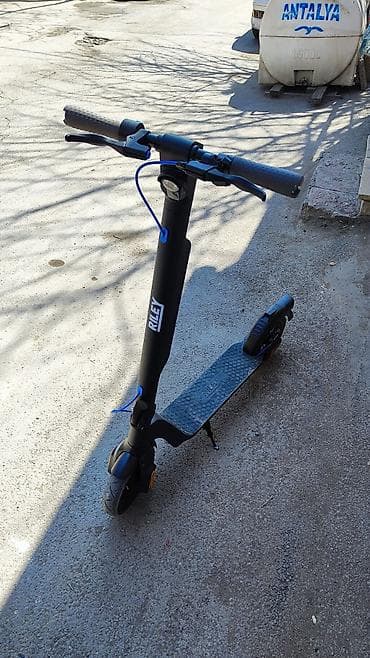 трюкавой самокат: Riley elektrik skuteri - Şəhər içi rahat və səssiz hərəkət üçün — 1