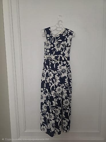 Qadın geyimi – maxi paltar Marka:Isabelle Garcia - Rəng: tünd göy fon