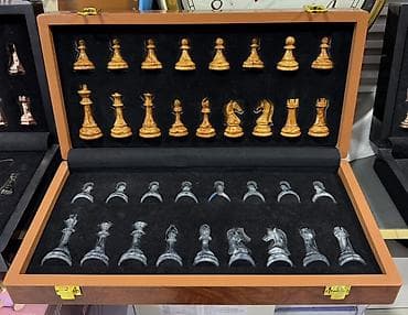 Şahmat fiqurları dəsti – lüks qutuda - Material: mərmərə bənzər