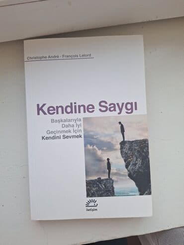 oyun kaseti: Dildə: əsasən türk dili və ingilis dili qarışıq (başlıqlar üzrə — 10
