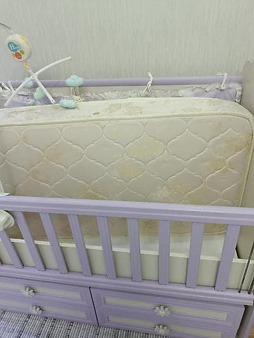 Oğlan və qız üçün, Dördbucaq, Beşik, Dəst ilə, Matras ilə, Yellənmə mexanizmsiz