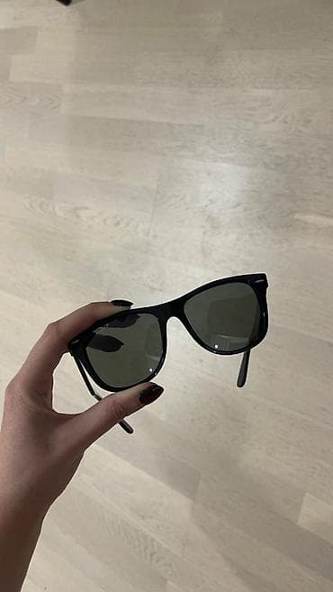 Eynəklər: Gün eynəyi, Ray-Ban, Yeni — 1
