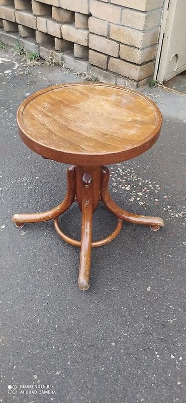 lepe xoncasi: Qədimi piyanina stolu qoz aqacidi saqlamdi 80 azn — 1