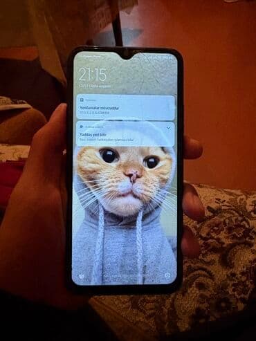 xiaomi redmi 7 satilir: Telefon 4 ilin telefonudu ekraninda birdene problem var bele isleyir — 3