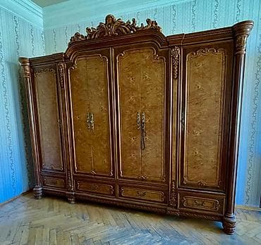 Malaziya 6 qapili Dolab. 210man. Yaxsi veziyyetdedi.Olcu eni 3m