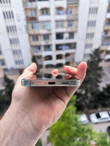 a 51 telefon: Samsung Galaxy S24+, 256 GB, rəng - Ağ, İki sim kartlı — 5
