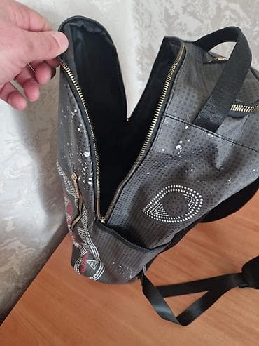 Çantalar: Продаю Рюкзак. Очень качественный. Вместительный. Удобный. Почти — 6