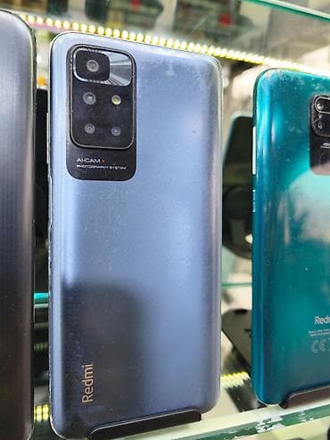 Redmi smartfon - Gümüşü-boz rəngli arxa panel, “Redmi” loqosu - Arxa lalafo.az -da Redmi smartfon - Gümüşü-boz rəngli arxa panel, “Redmi” loqosu - Arxa