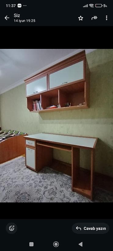 komputer setup: Düz masa, Stulsuz, Polkalı, Siyirməli, Sadə laminat — 1
