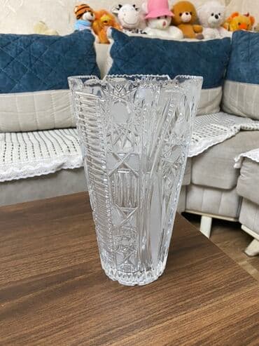 məxmər gülü: Bir vaza, Xrustal — 1