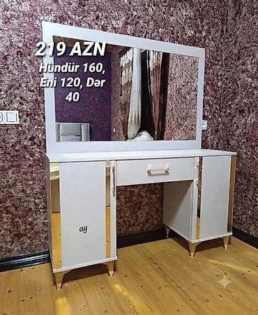 Ağ rəngli güzgülü makiyaj/komod masası - Qiymət: 219 AZN (şəkildə