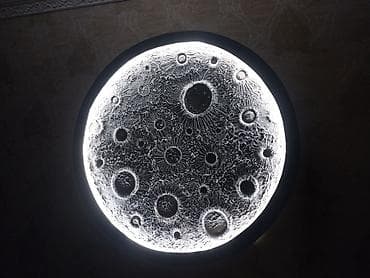 Ay formasında divar/asma LED işıq paneli - Dizayn: Ayın kraterlərini