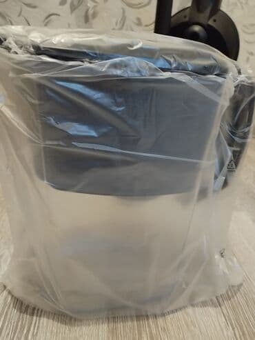 su filtiri: Su filtri qabı. Ümumi həcmi 4 litr. İki litr su süzür. Estoniya — 3