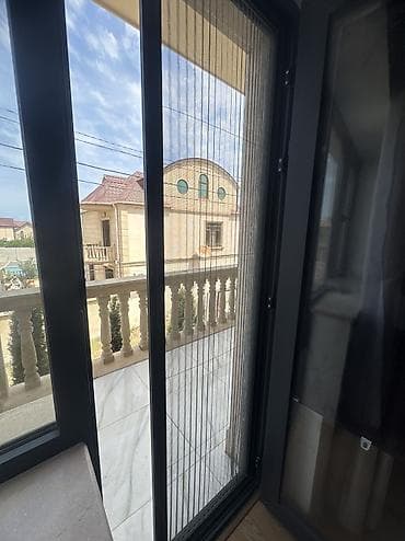 hasar setka: İştənmiş qapı setka qapı və pəncərə üçün setka yıgılıb açılan — 1