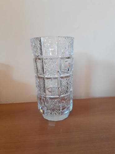 Xrustal guldan. Istifade olunmayib. Sovet dovrunundur. Hund. 22 sm lalafo.az -da Xrustal guldan. Istifade olunmayib. Sovet dovrunundur. Hund. 22 sm