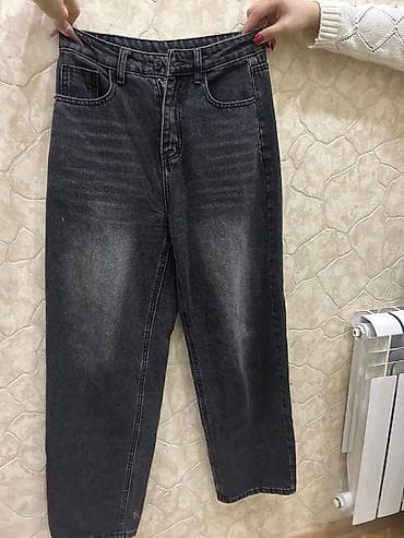 Qadınlar üçün tünd boz rəngli mom-fit cins şalvar - Stil: Yüksək