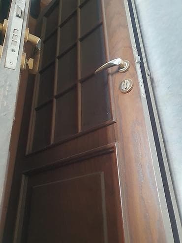 sef qapi: Taxta qapi 4eded(3ü şüşeli 1i şüşesiz) (razilasma var) - Material — 2