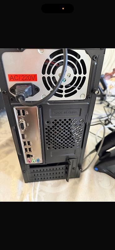 Noutbuk və netbuklar: Masaüstü kompüter seti Dəst tərkibi: - Sistem bloku - Skytech LED — 3