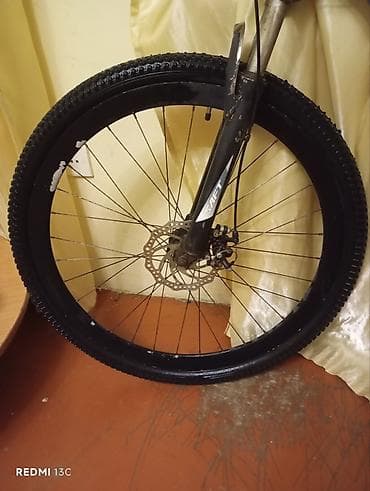 Velosiped ehtiyyat hissələri: Təkərlər: iri dişli off-road protektorlu, 29" sinfinə yaxın böyük ölçü — 2