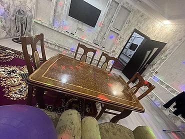 xalça daroşka: Qonaq otağı üçün, İşlənmiş, Açılan, Dördbucaq masa, 4 stul — 1