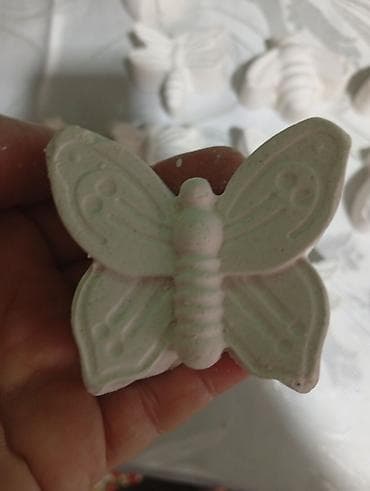 heyetde bulaq sekilleri: Fiqur, Gips, rəng - Ağ — 1