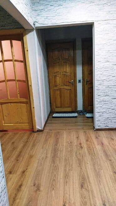 9 ci mikrorayon satilan evler: Bakı, 3 otaqlı, Köhnə tikili, 85 kv. m — 7