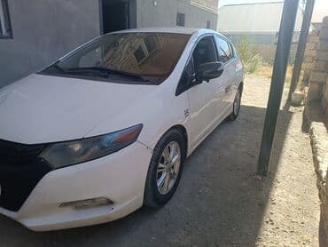 volga 24: Honda Insight: 1.3 l | 2011 il Hetçbek — 2
