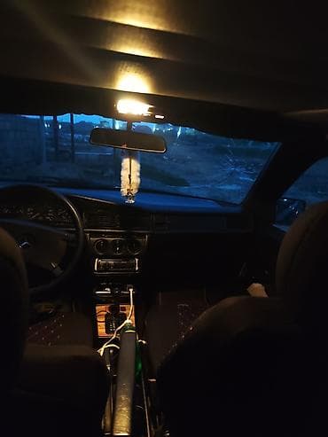 bugatti eb 112 6 mt: Mercedes-Benz 190 (W201): 1.8 l | 1991 il Sedan — 2