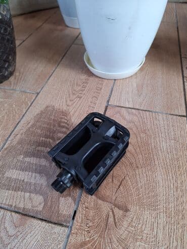 электрический велосипед: Velosiped pedalı Yenidir. bir çox velosipedlərə uyğundur. Metroya — 2