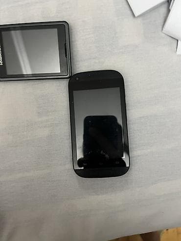 skrit kamera: İki telefon paketi 1) Hoffmann düyməli telefon - Rəng: qara - Ekran — 2