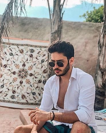 şalvar ustu koftalar: Salam satıcı xanım tələb olunur iş yeri Xırdalan şəhəri parfumeriya — 1