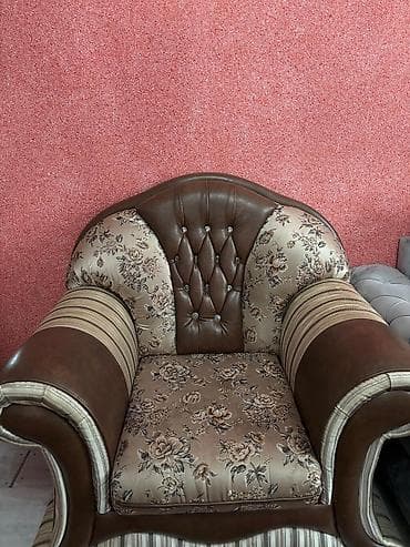 dəri divanlar: Klassik üslubda salon dəsti Tərkib: - 1 ədəd 3 nəfərlik divan - 2 — 3