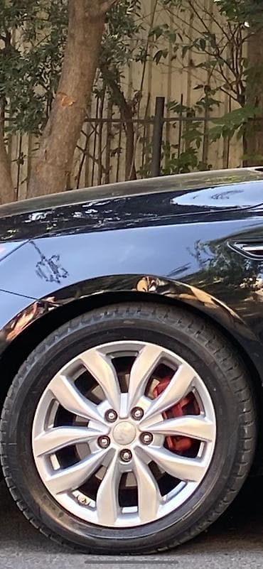 Ehtiyat hissələri: Kia optima zavod R17 disk.4 Ədəddir.Yeni disk aldığım üçün köhnələri — 1