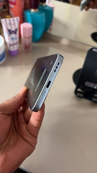 find x9 pro: Oppo A6 Pro, 256 GB, rəng - Gümüşü, Barmaq izi — 4