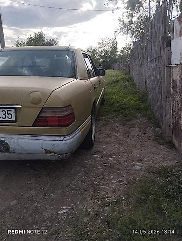 traktor satiwi: Mercedes-Benz W124 sedan - Kuzov: qızılı rəng, 4 qapı, arxa işıqlar — 2