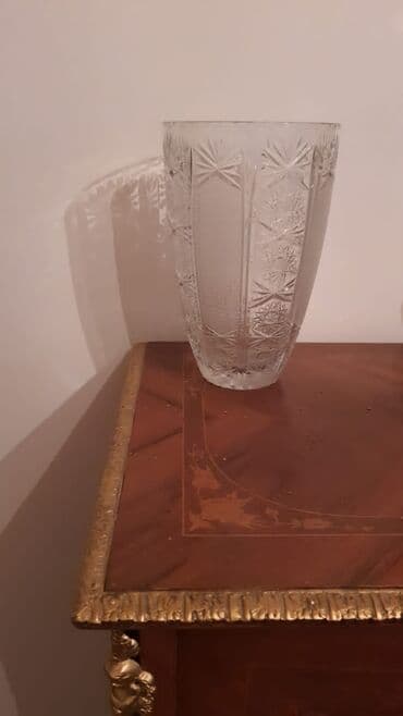 Digər ev dekoru: Çexiyanın 70- ci illərin əl işi güldanı. Qiymət 250 manat — 1