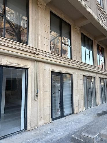 icare restoran: 📍 Ünvan: 36 Dağıstan küçəsi 📐 Sahə: 70 m² 🅿️ Parkinq: Ərazidə parkinq — 1