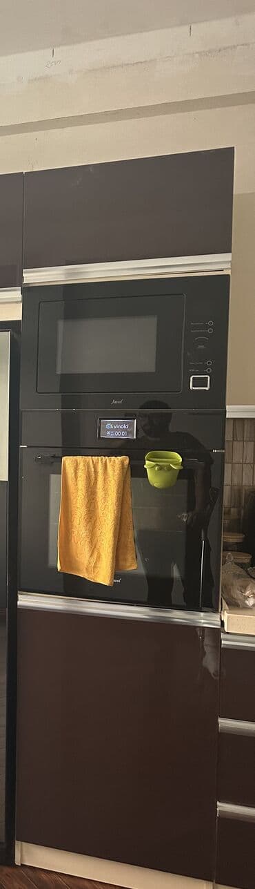 Микроволновки: Микроволновка Отдельностоящая, С микроволнами, цвет - Черный, Б/у — 1