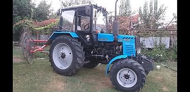 Belarus MTZ 892.2 traktor - Güc: 90 a.g. (D‑245 dizel mühərrik), dörd