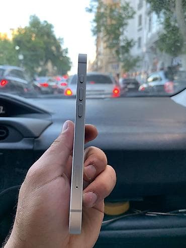 IPhone 16e, 128 ГБ, White Titanium — 4