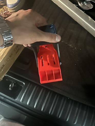 divar skaflari: Divar üçün ayaqalti(masin) saxlama tutacağı - Material: möhkəm — 2