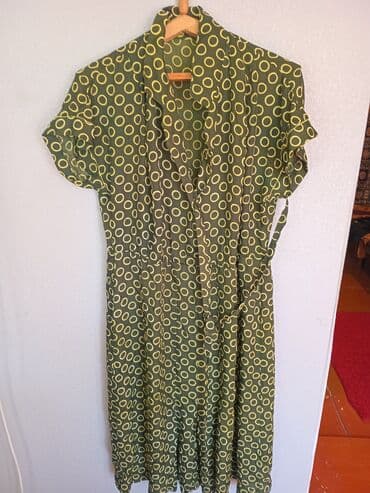 дизайнерские платья: Зеленые платья в отличном состояние. Одевались по одному разу для — 4