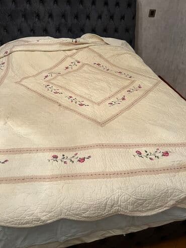 pakrival modelleri: Yataq üçün İşlənmiş rəng - Sarı Yataq örtüyü, Ünvandan götürmə — 1