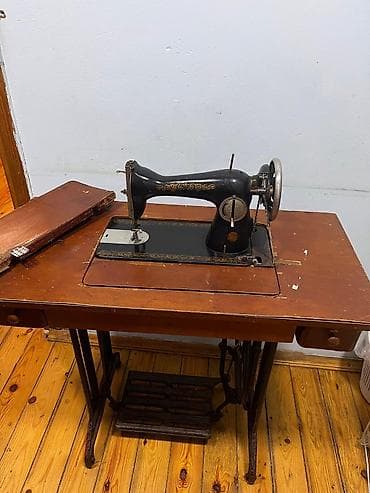 Искусство и коллекционирование: Ayaq pedallı tikiş maşını və ağac masalı komplekt - Mexaniki — 2