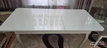 guzgulu masa: Ağ rəngdə modern yemək otağı mebeli dəsti Tərkibi: - Konsol-bufet — 4