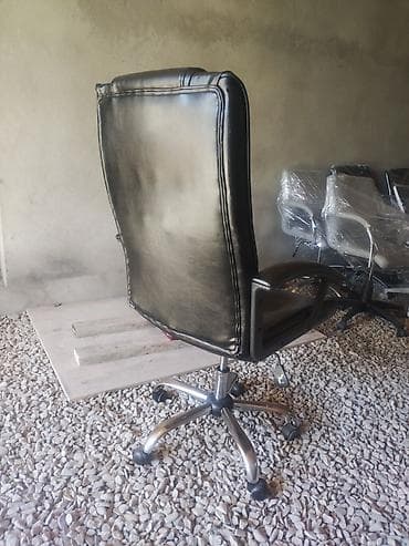 Офисные столы: С колесиками, Рукояти регулируются, Кожа — 3