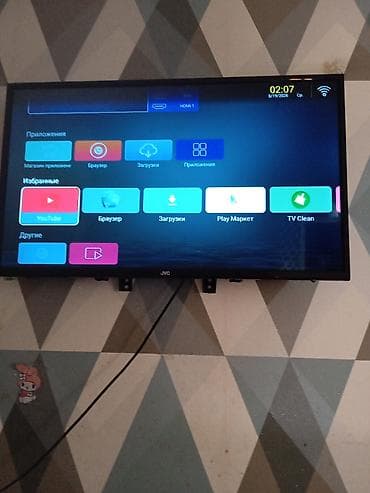JVC markalı Smart TV təqdim olunur. Televizorun ekranı geniş — 3